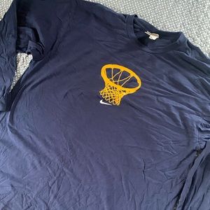 XL vintage gray tag Nike Basketball 🏀 Blue Long sleeve Tee ; Navy clean